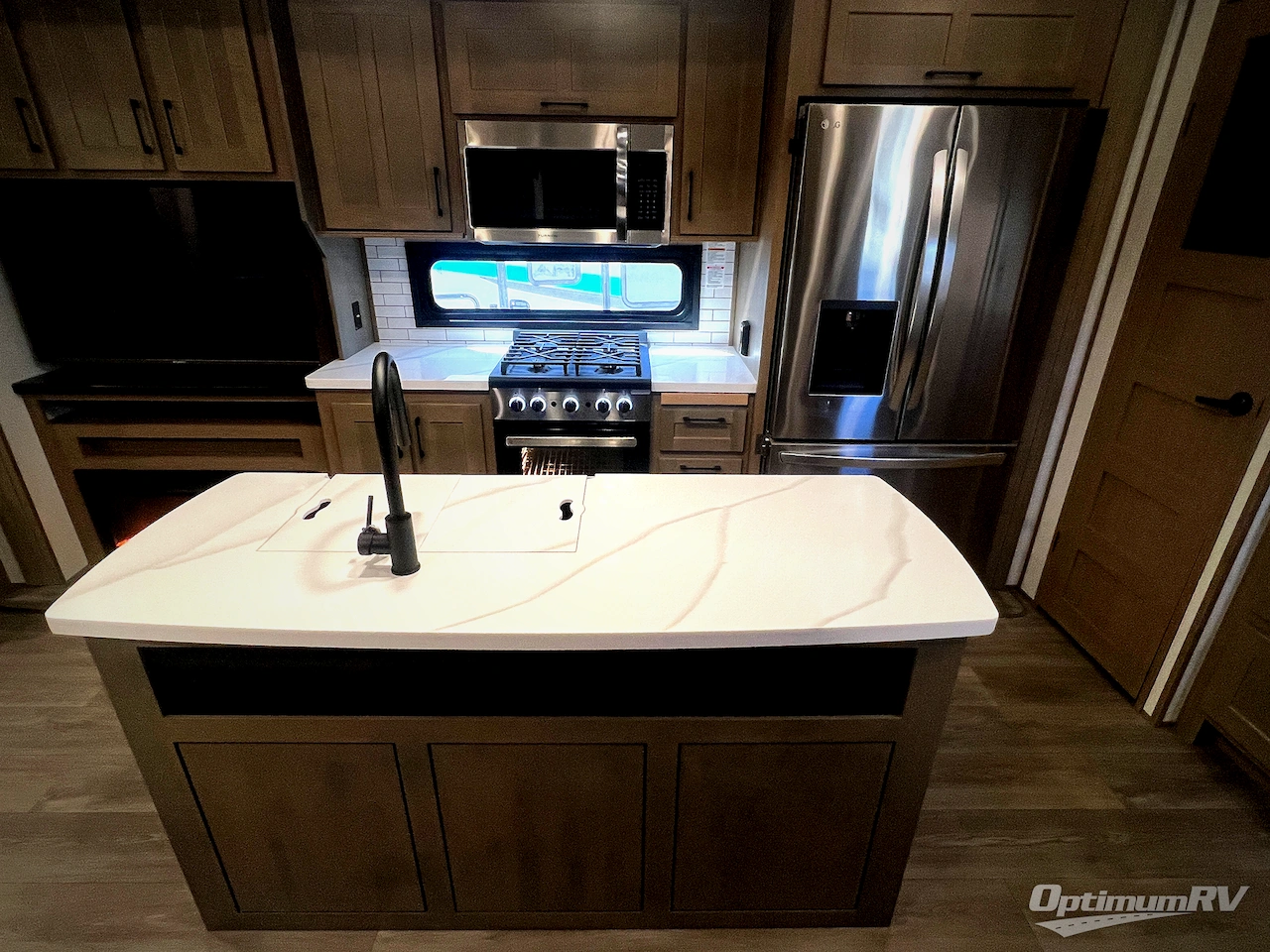 2025 KZ Durango Gold G310RLQ Photo 24