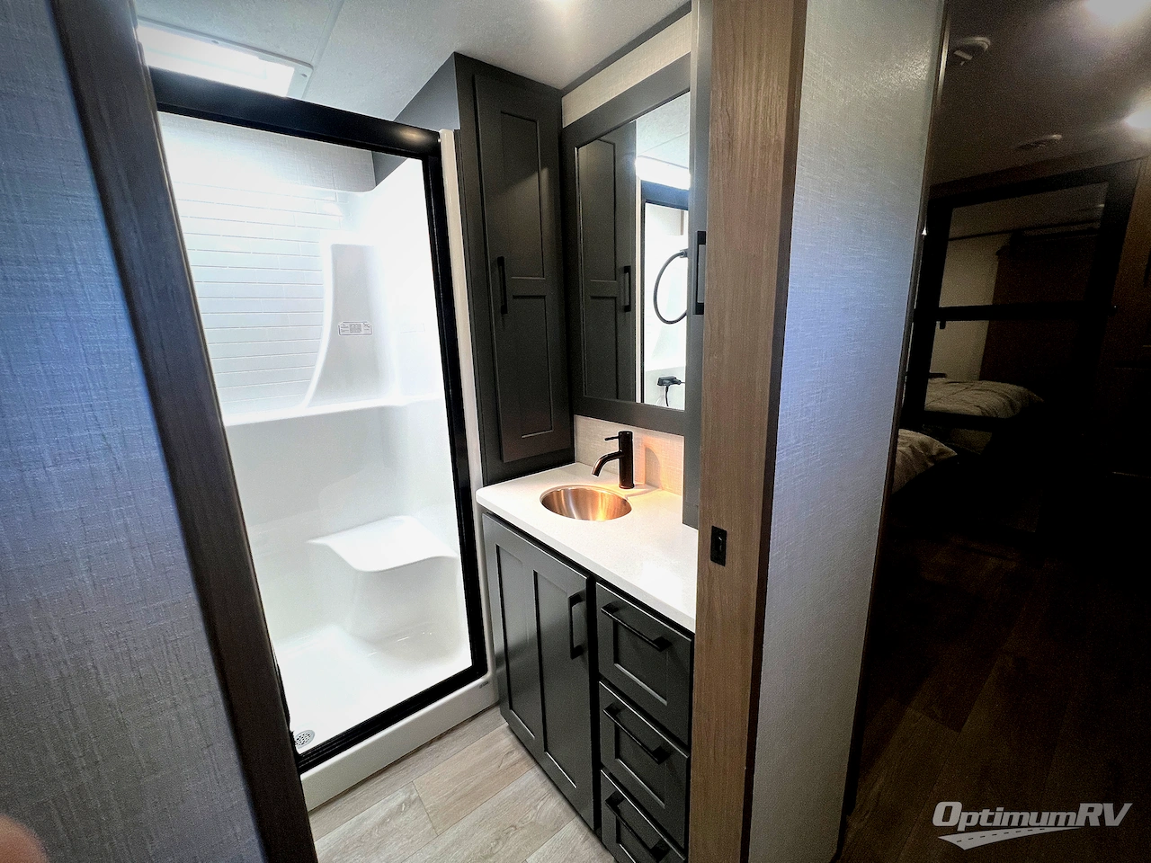 2025 KZ Durango Gold G310RLQ Photo 38