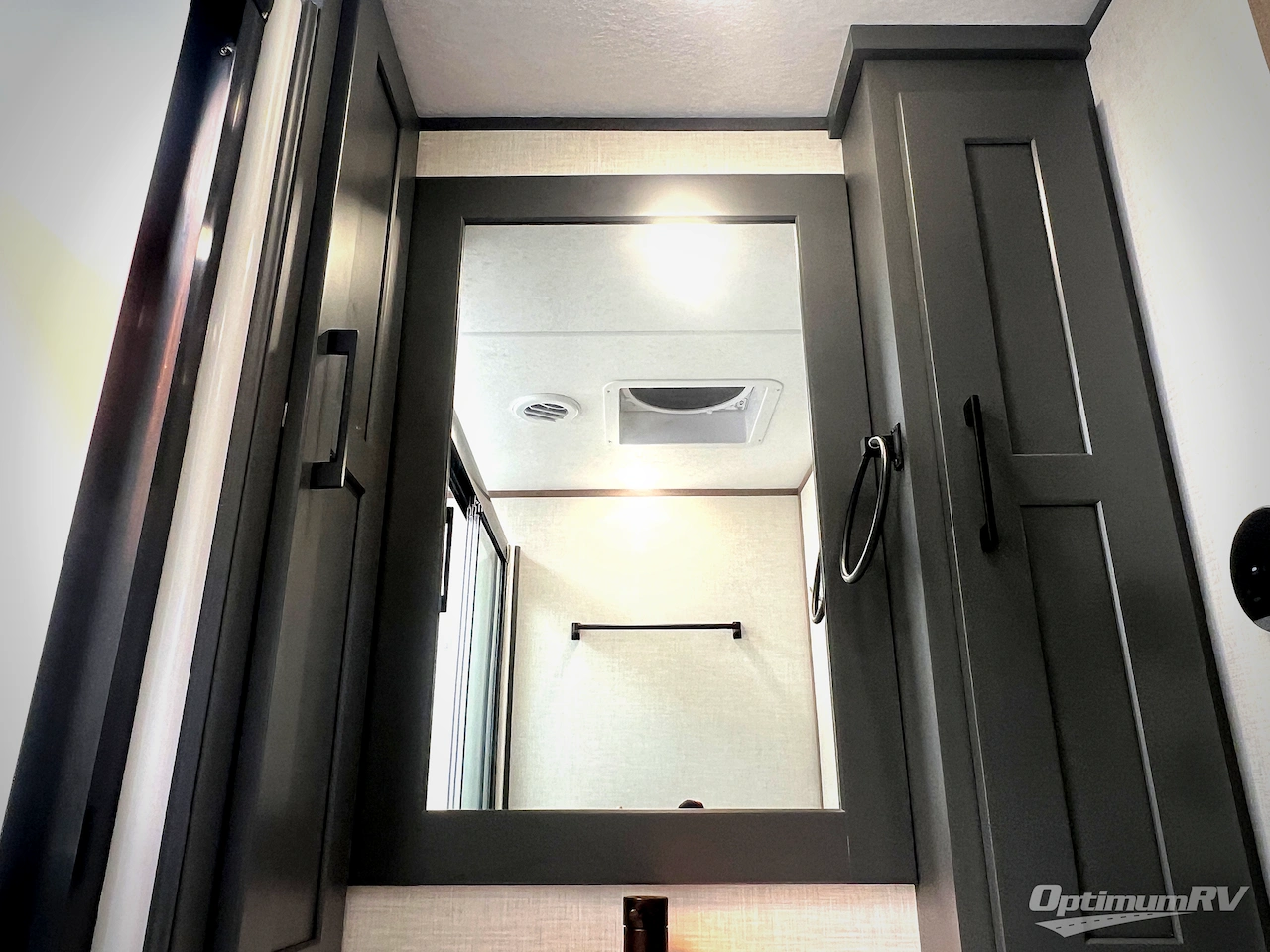 2025 KZ Durango Gold G310RLQ Photo 43