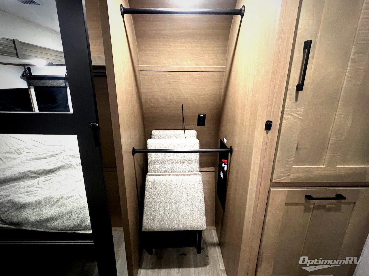 2025 KZ Durango Gold G310RLQ Photo 52