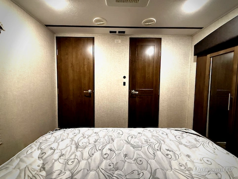 2019 Keystone Cougar Half-Ton Series 32BHS RV Photo 2