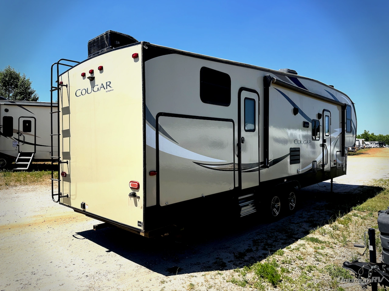 2019 Keystone Cougar Half-Ton Series 32BHS Photo 2