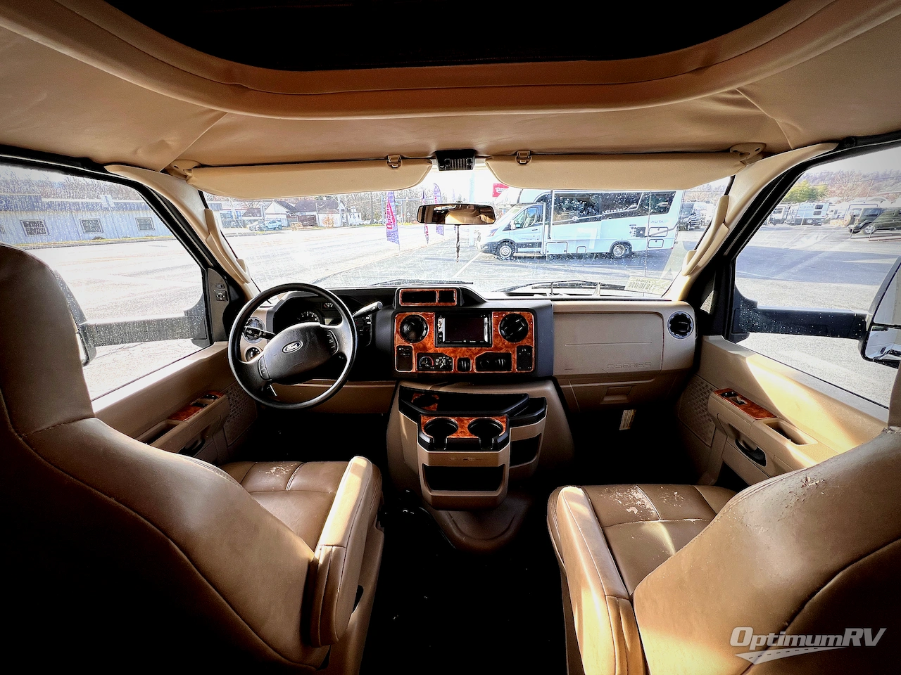 2017 Thor Four Winds 31E Bunkhouse Photo 4