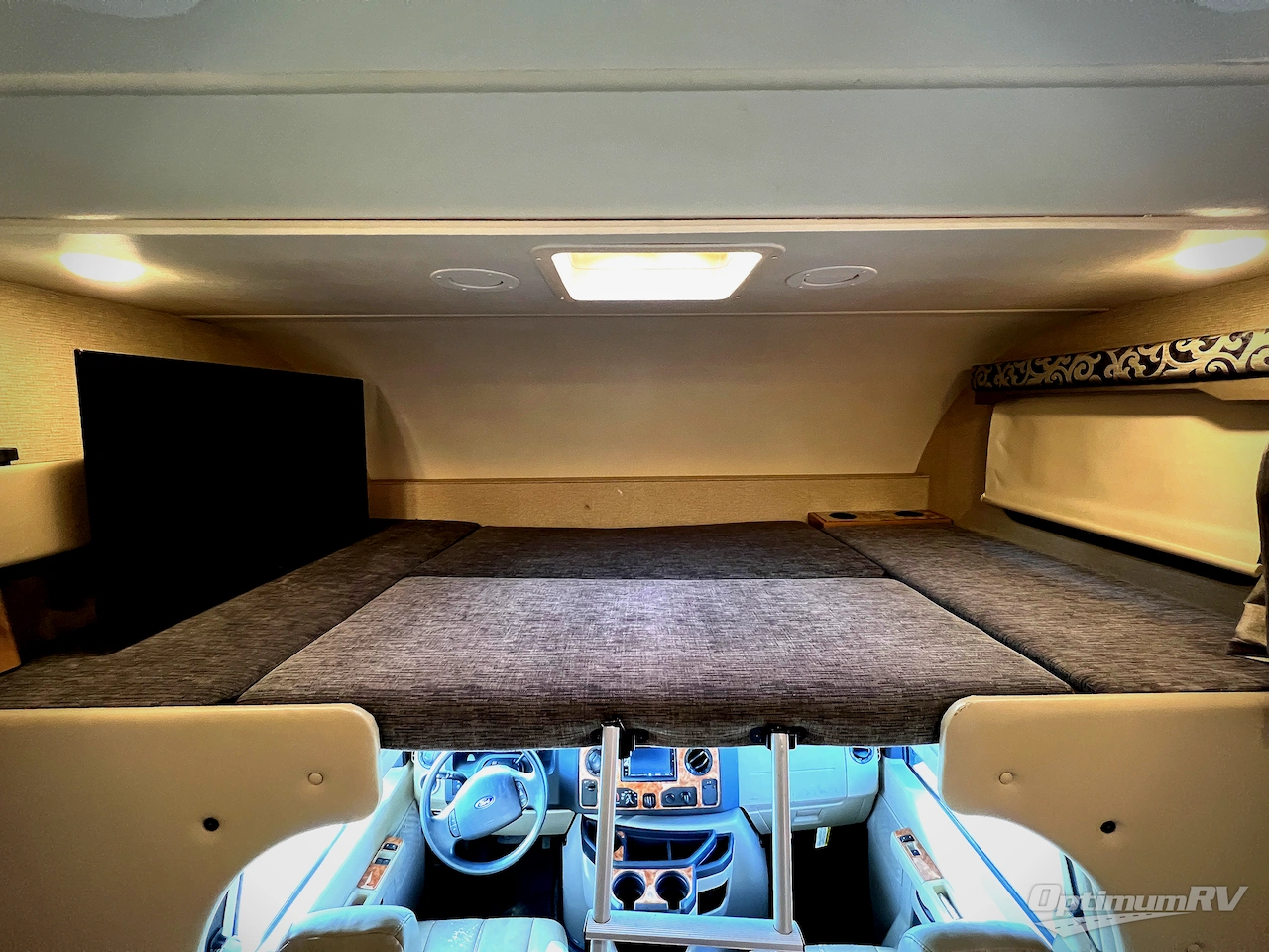 2017 Thor Four Winds 31E Bunkhouse Photo 7