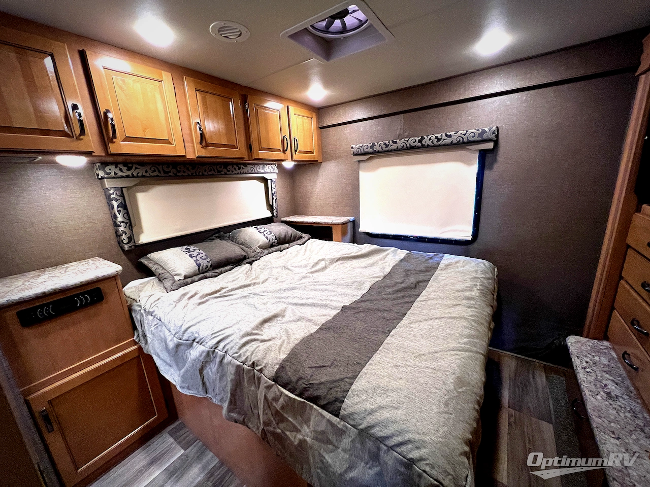 2017 Thor Four Winds 31E Bunkhouse Photo 33