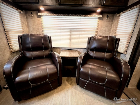 2017 Highland Ridge Open Range Ultra Lite UT2710RL RV Photo 2