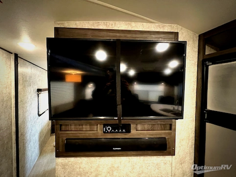 2017 Highland Ridge Open Range Ultra Lite UT2710RL RV Photo 2