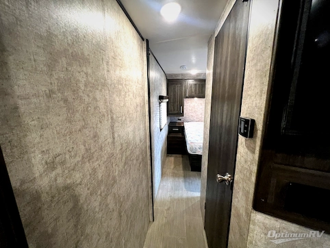 2017 Highland Ridge Open Range Ultra Lite UT2710RL RV Photo 3