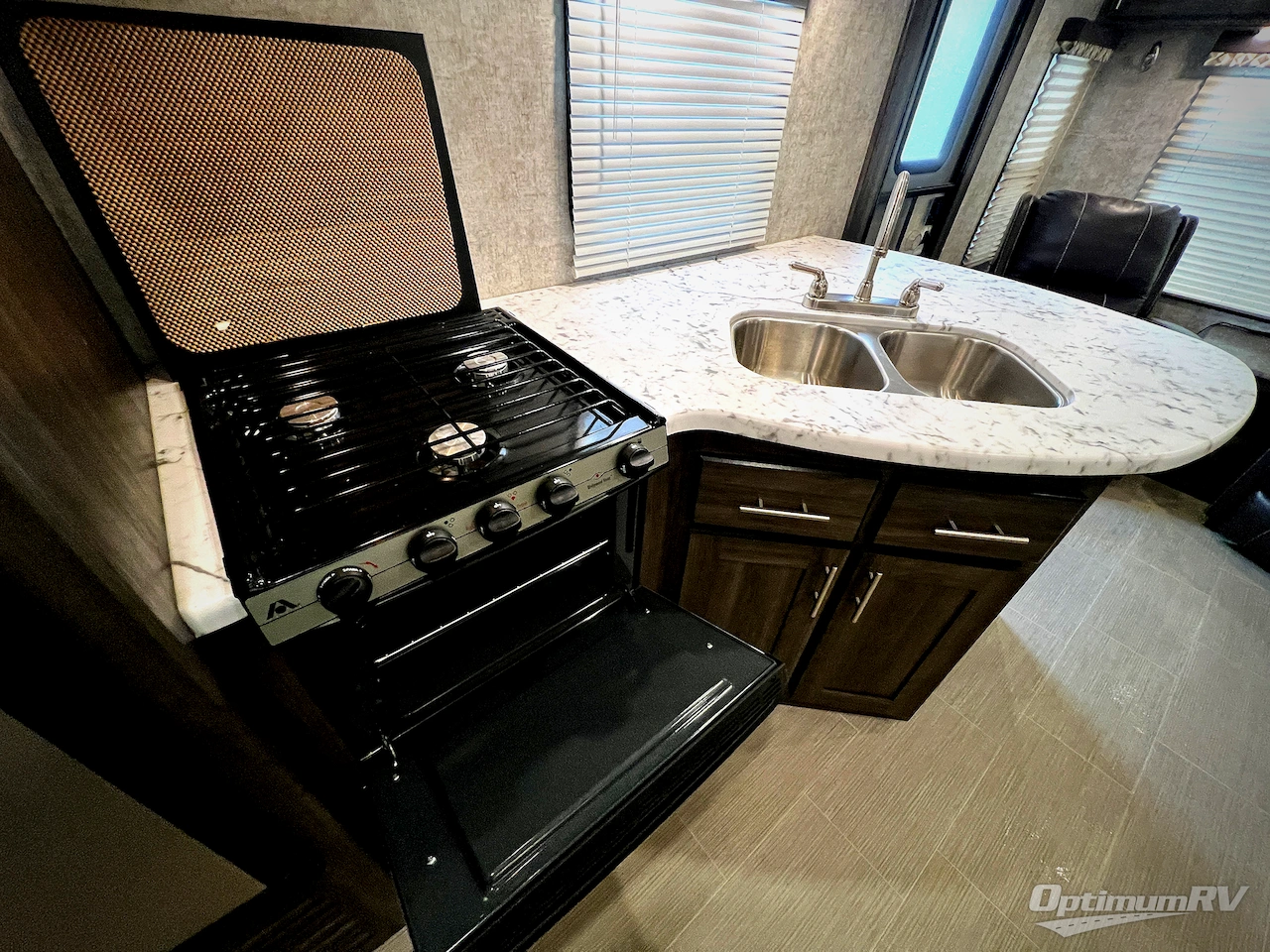 2017 Highland Ridge Open Range Ultra Lite UT2710RL Photo 11