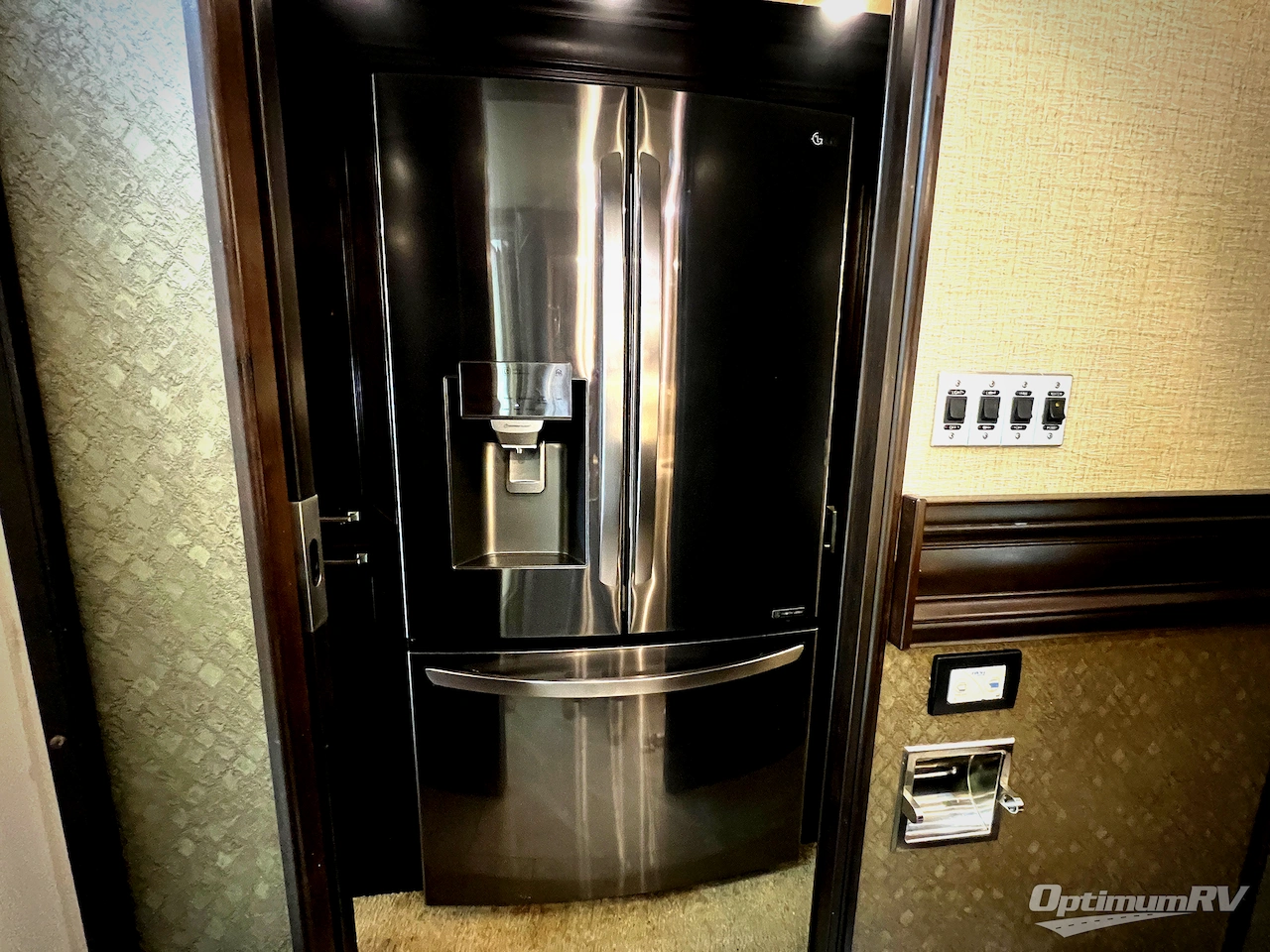 2015 American Coach American Revolution 39A Photo 15