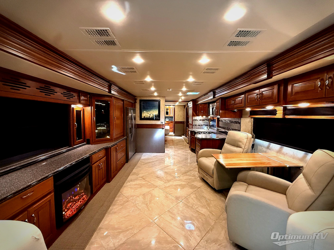 2015 Fleetwood Discovery 40E Photo 5