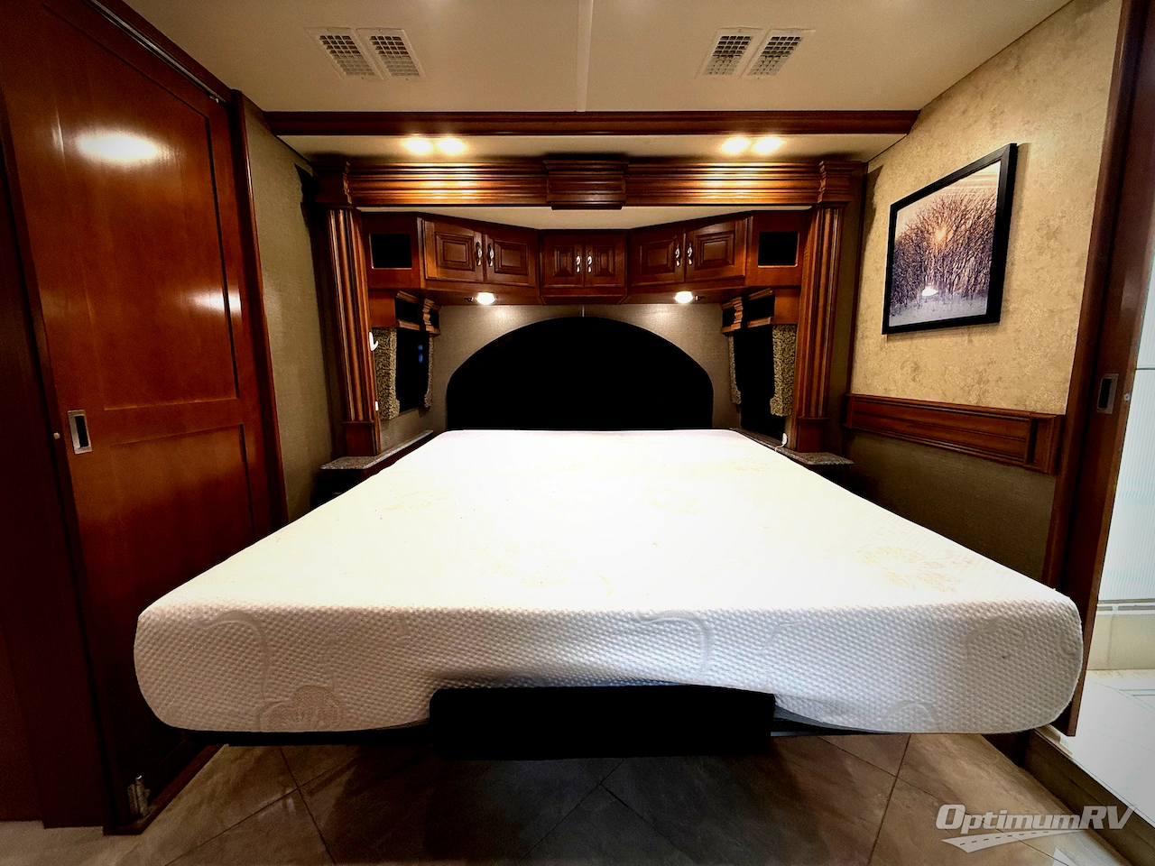 2015 Fleetwood Discovery 40E Photo 27
