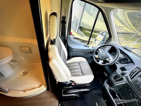 2018 Winnebago Paseo 48P RV Photo 2
