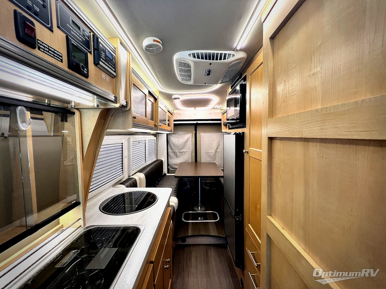 2018 Winnebago Paseo 48P Photo 4