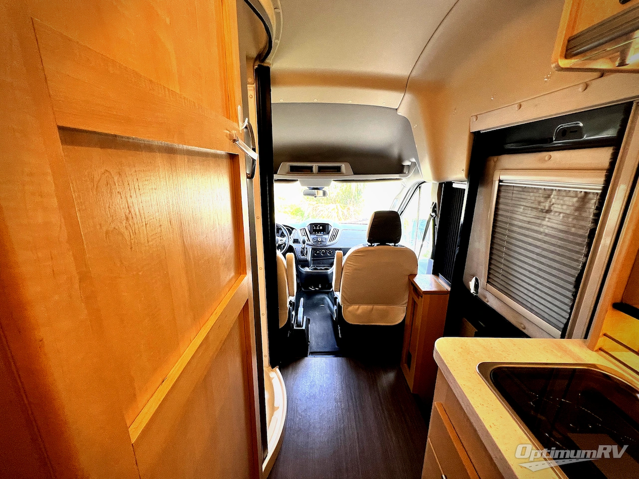 2018 Winnebago Paseo 48P Photo 5