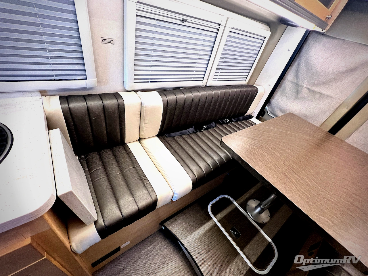 2018 Winnebago Paseo 48P Photo 13