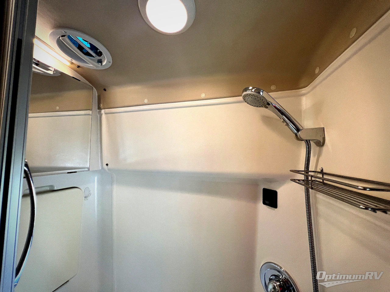 2018 Winnebago Paseo 48P Photo 16