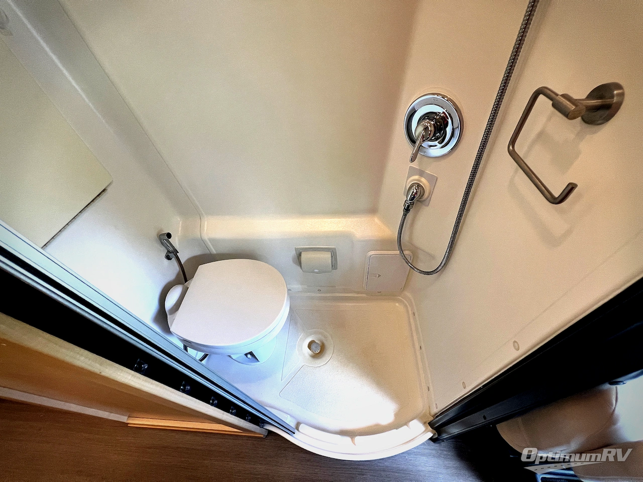 2018 Winnebago Paseo 48P Photo 17