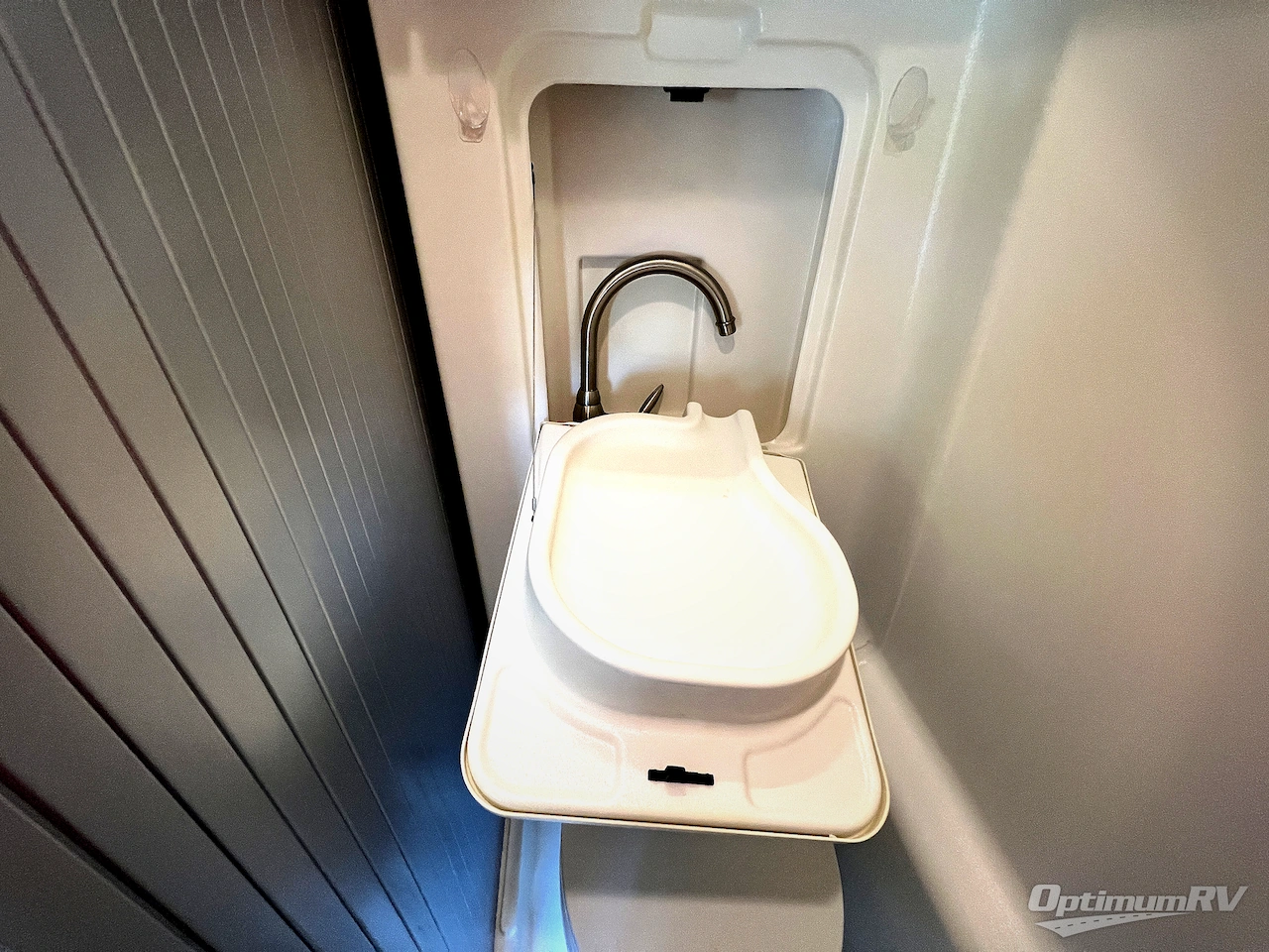 2018 Winnebago Paseo 48P Photo 18