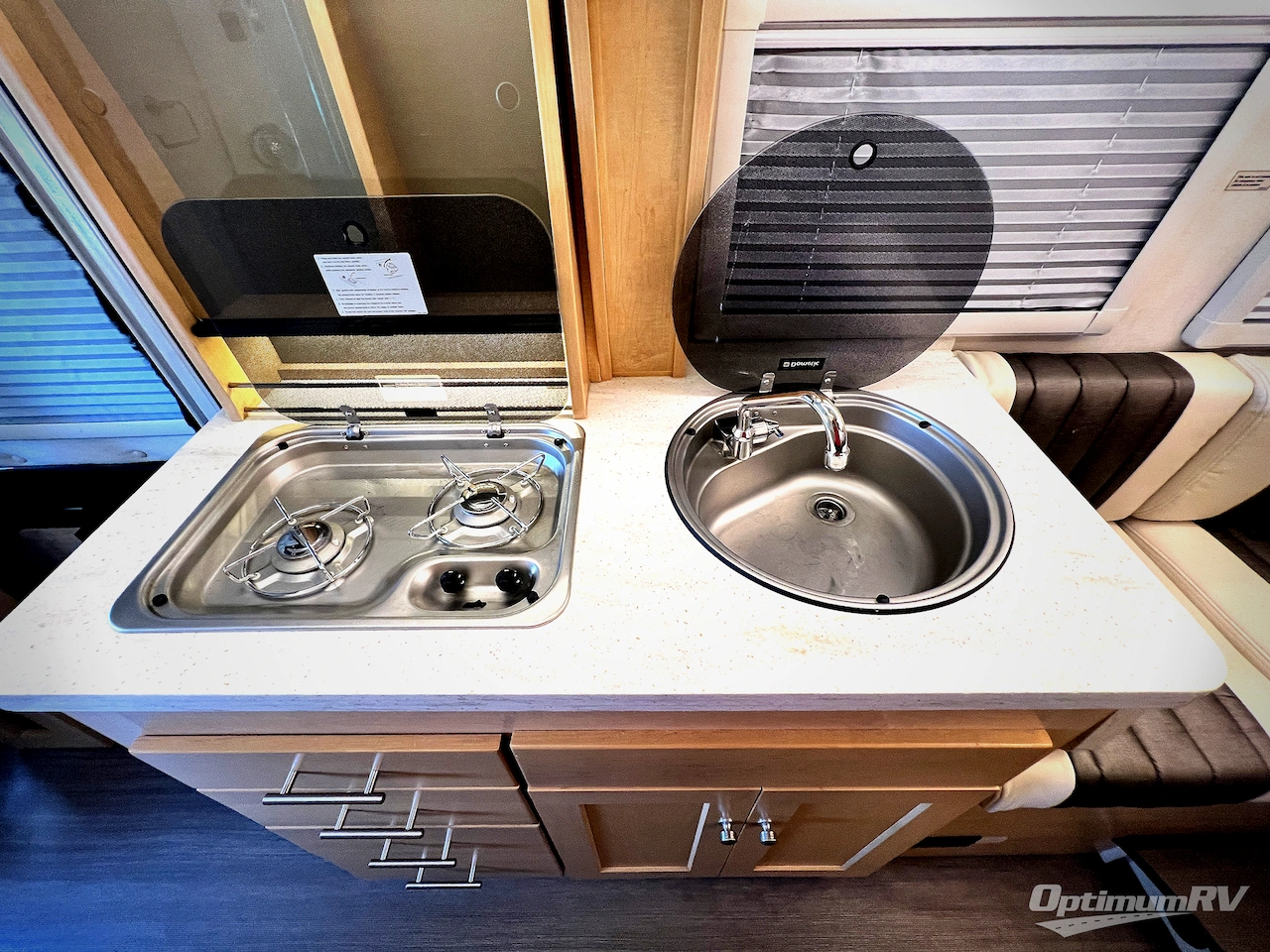2018 Winnebago Paseo 48P Photo 9