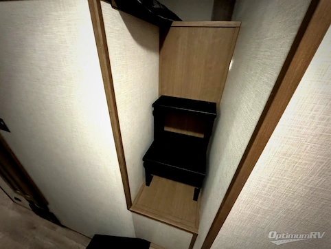 2025 KZ Durango Gold G382MBF RV Photo 3