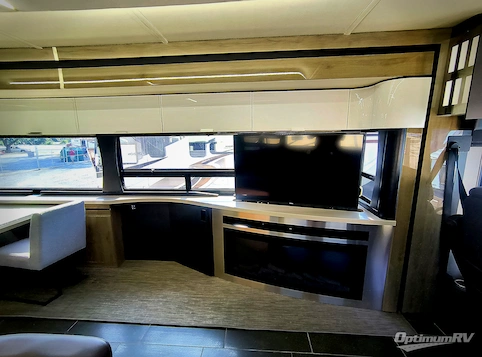 2020 Winnebago Horizon . RV Photo 3