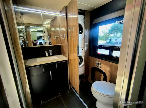 2020 Winnebago Horizon . RV Floorplan Photo