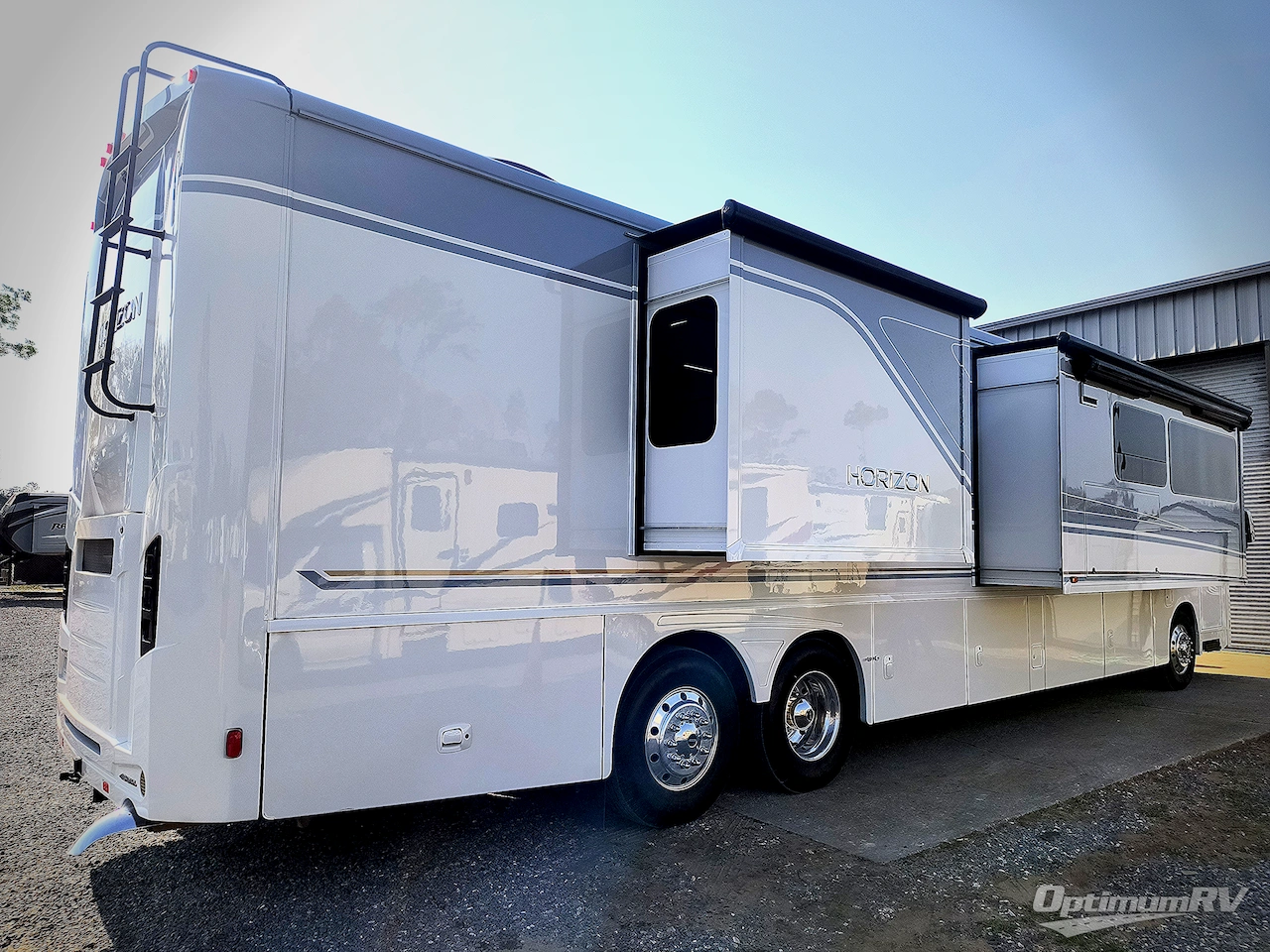 2020 Winnebago Horizon . Photo 2
