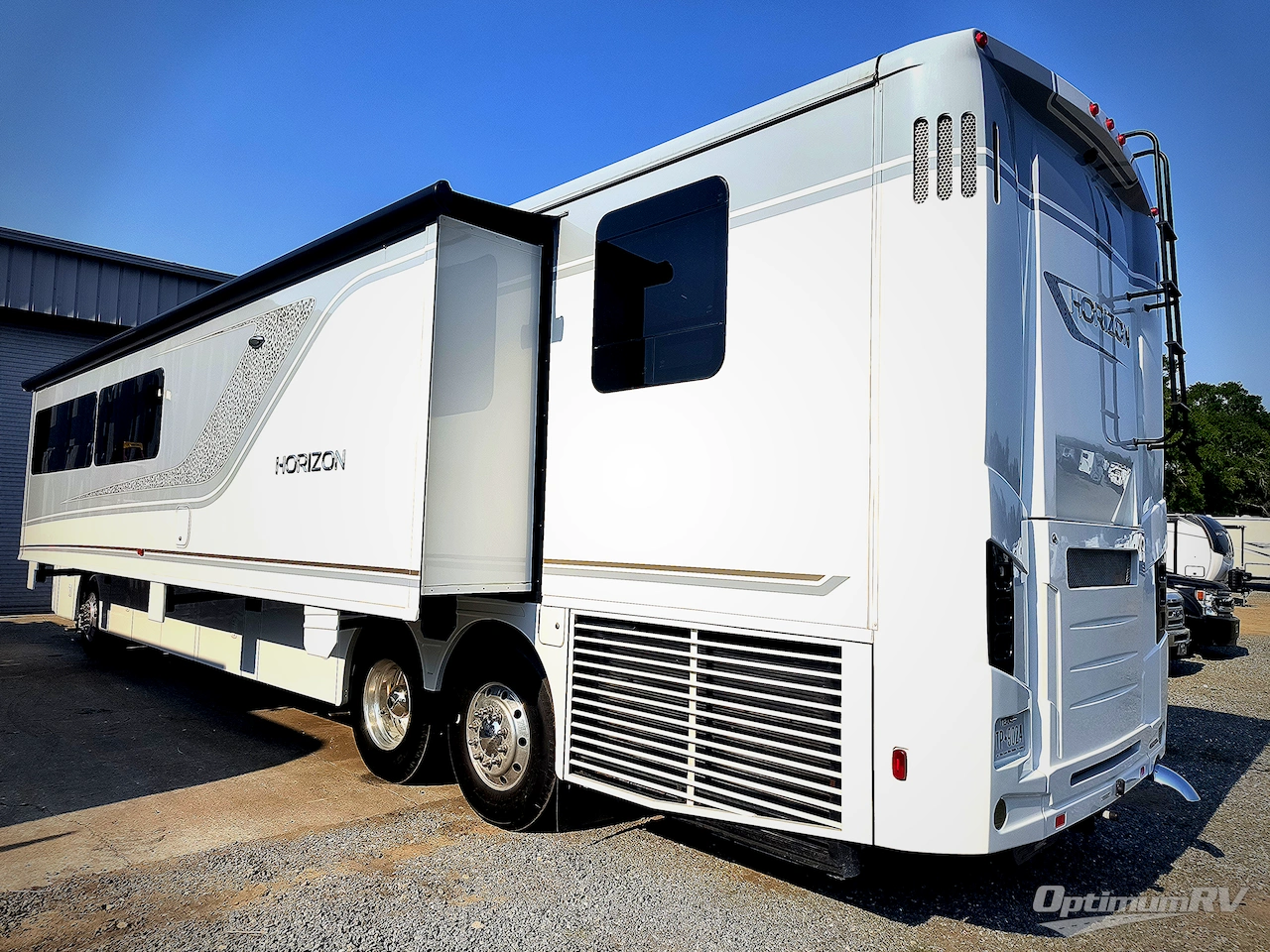 2020 Winnebago Horizon . Photo 3