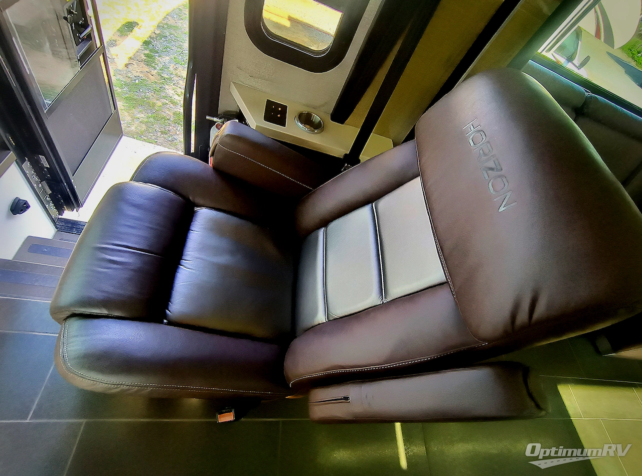 2020 Winnebago Horizon . Photo 7