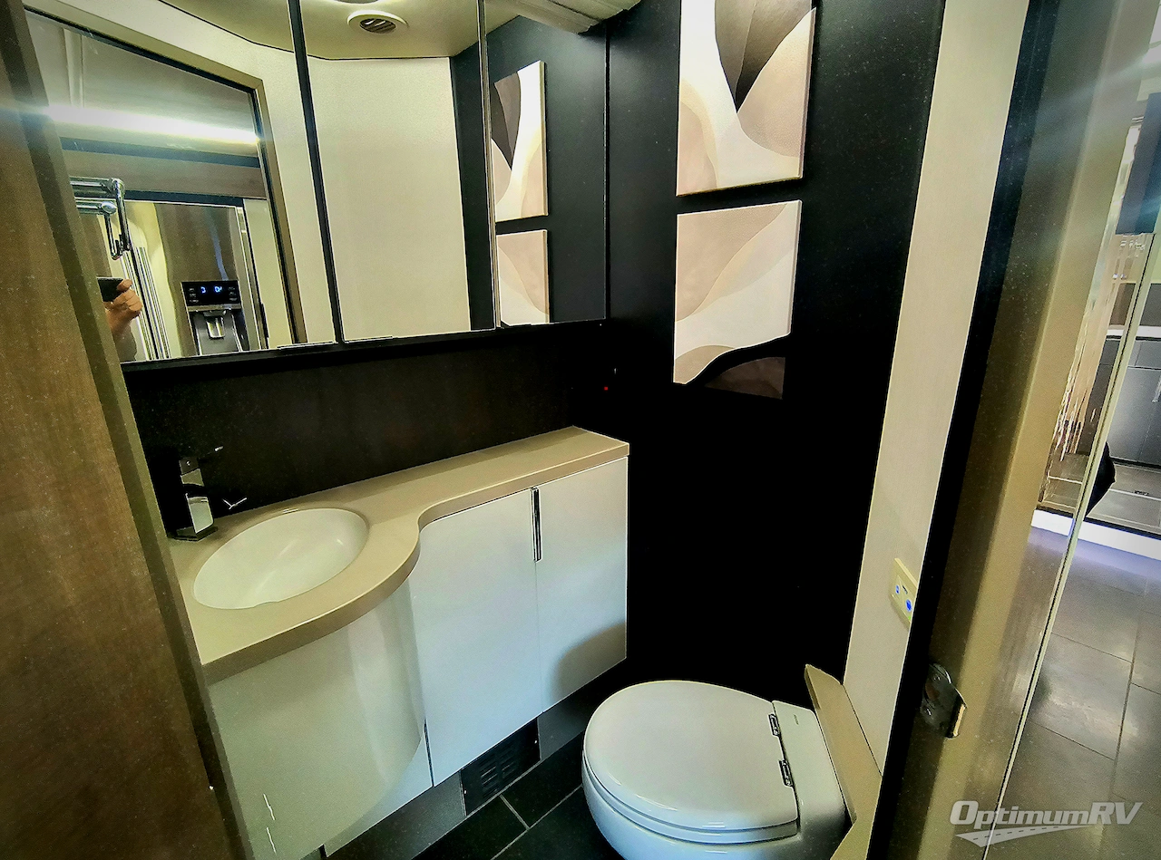 2020 Winnebago Horizon . Photo 16