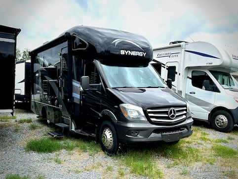 Used 2017 Thor Synergy SD24 Featured Photo