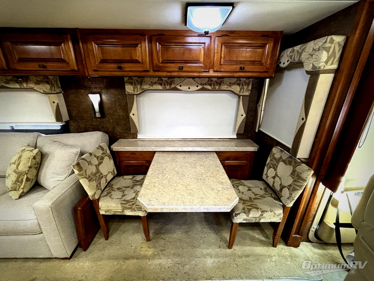 2012 Tiffin Allegro 36 LA Photo 12