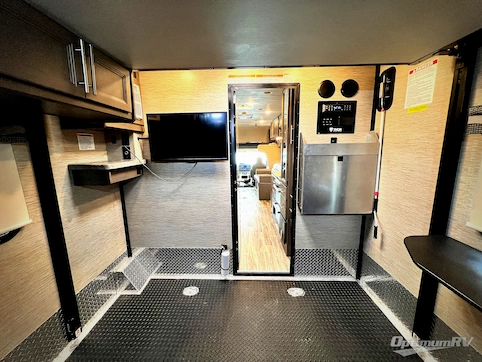 2023 Thor Outlaw 29J RV Photo 4