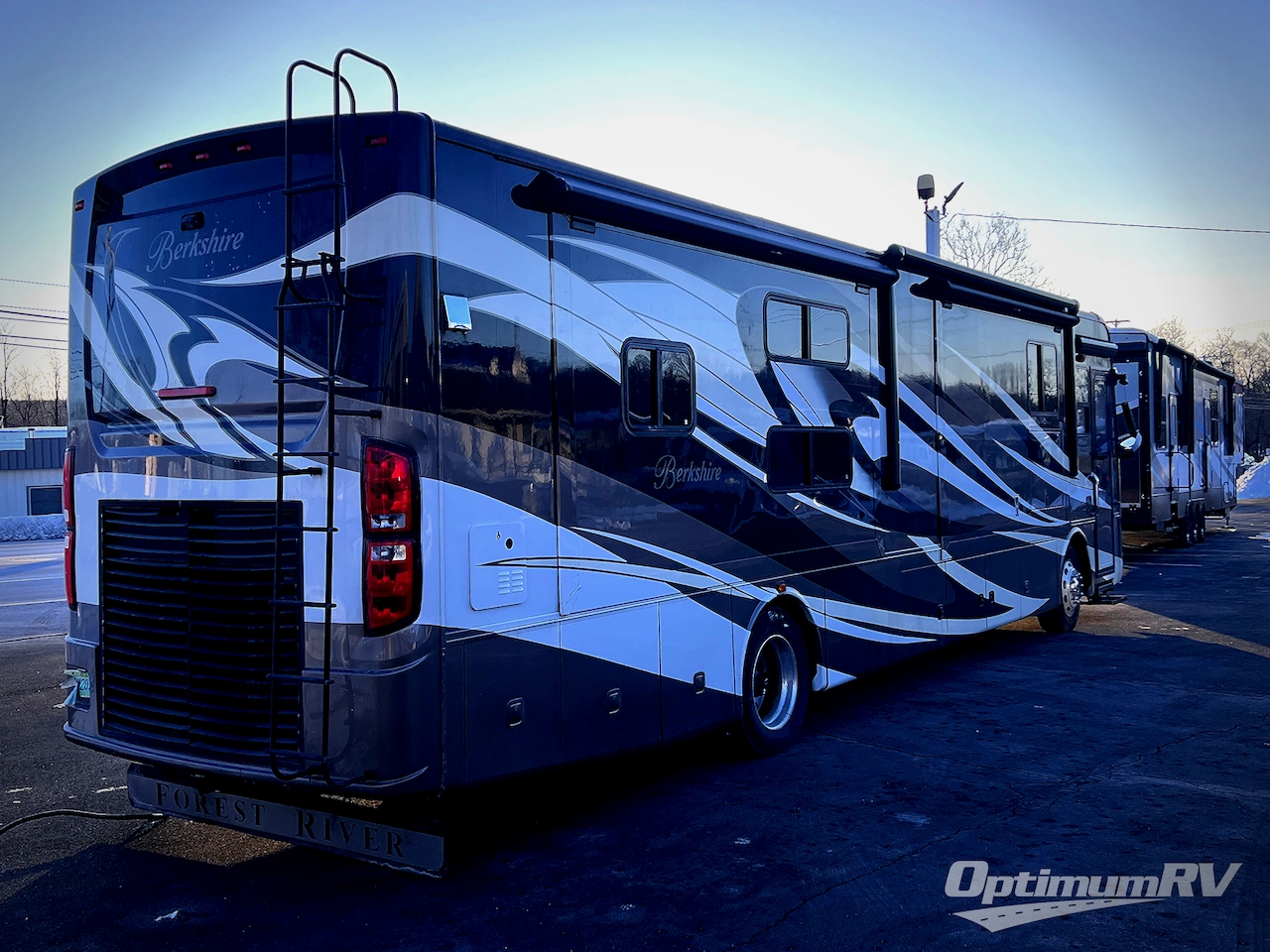 2014 Forest River Berkshire 390BH Photo 2