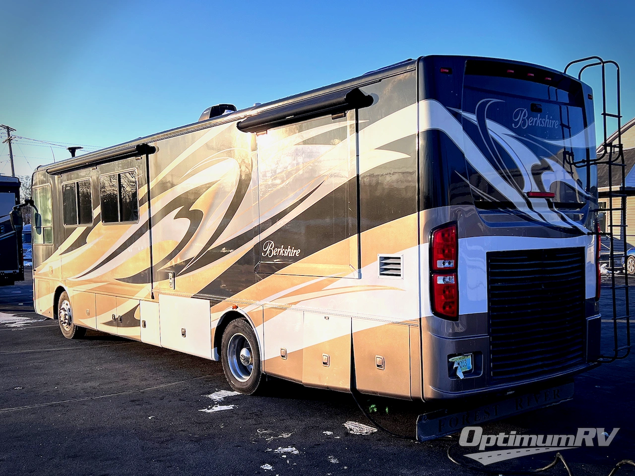 2014 Forest River Berkshire 390BH Photo 3