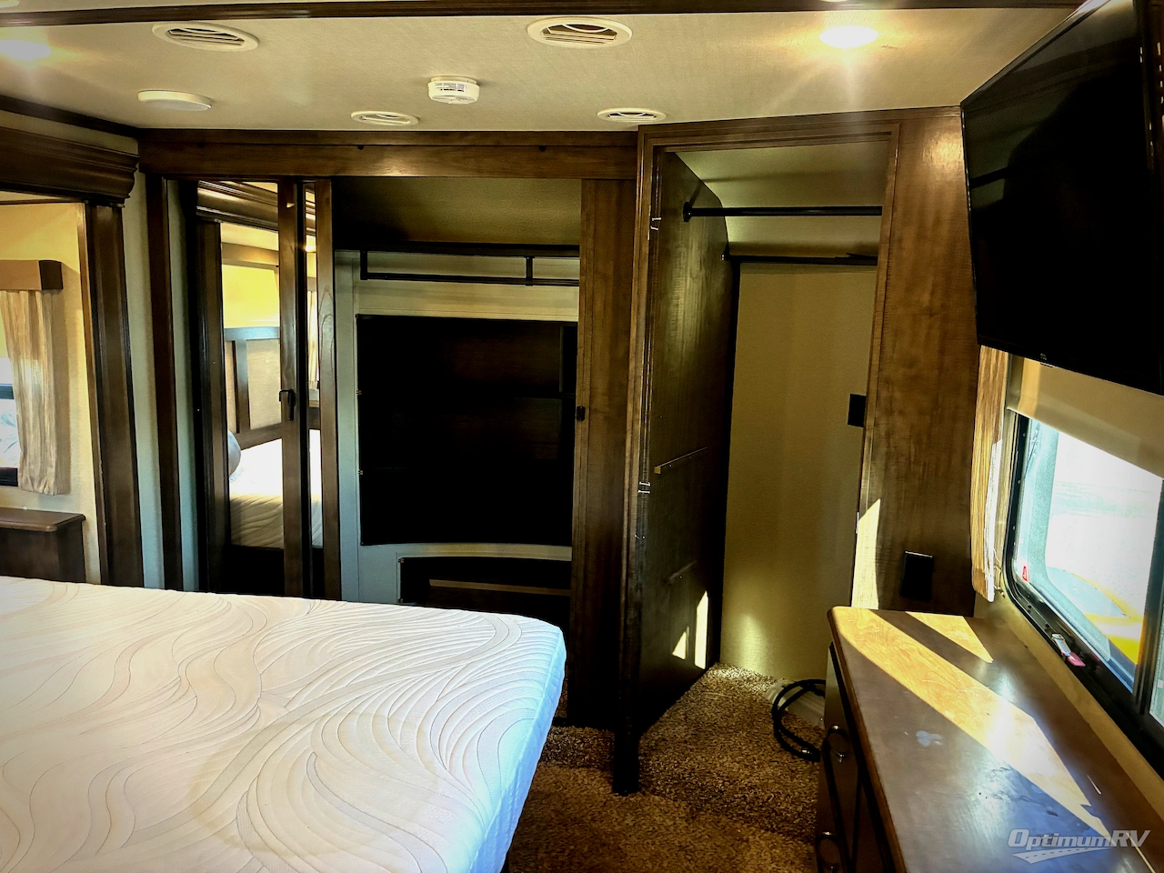 2017 Grand Design Solitude 375RES Photo 14