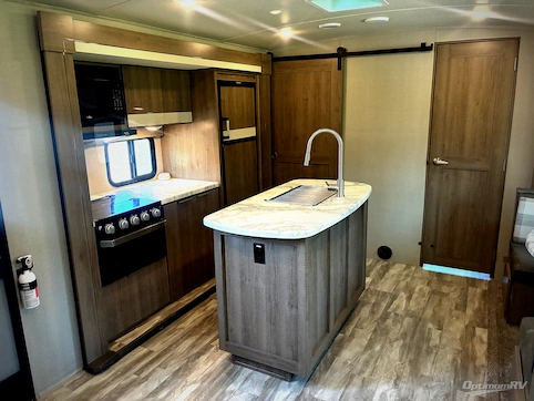2020 Grand Design Imagine 3250BH RV Photo 2