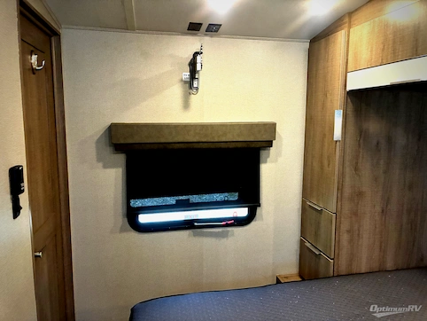 2020 Grand Design Imagine 3250BH RV Photo 4