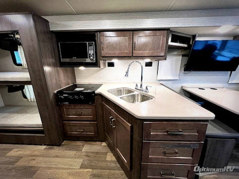 2020 Winnebago Vista 31B RV Photo 2