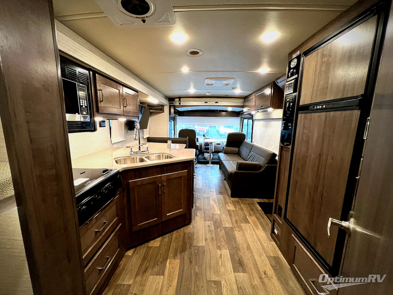 2020 Winnebago Vista 31B Photo 6