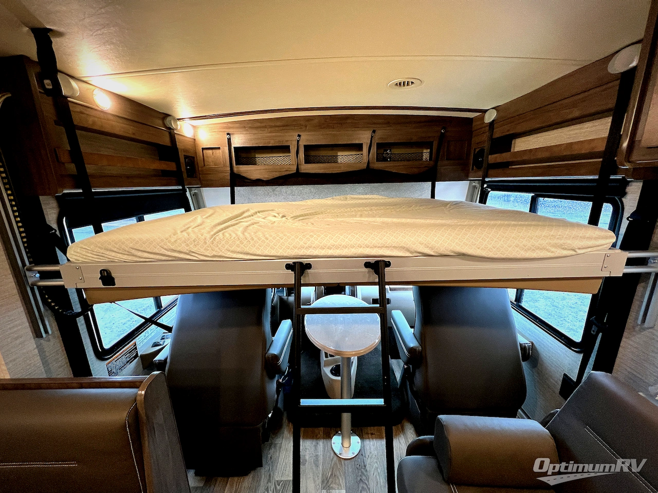 2020 Winnebago Vista 31B Photo 8