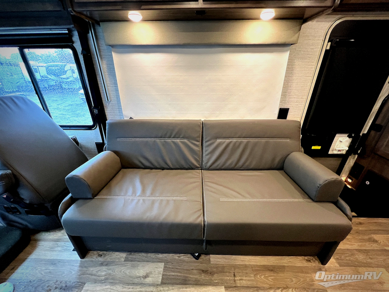 2020 Winnebago Vista 31B Photo 10