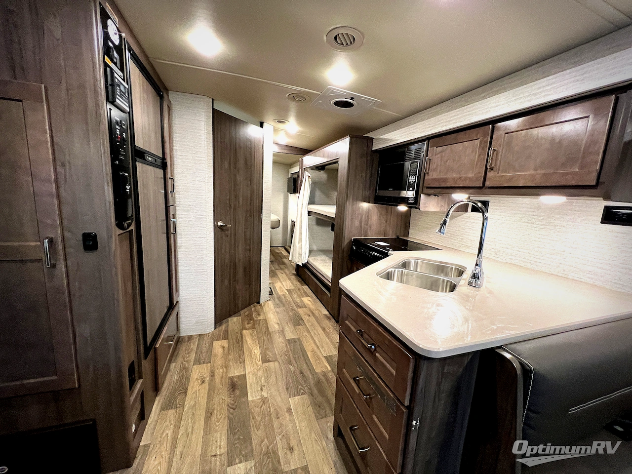 2020 Winnebago Vista 31B Photo 14