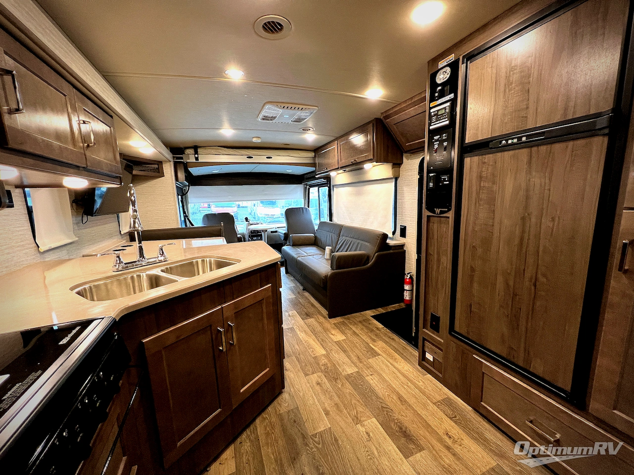 2020 Winnebago Vista 31B Photo 16