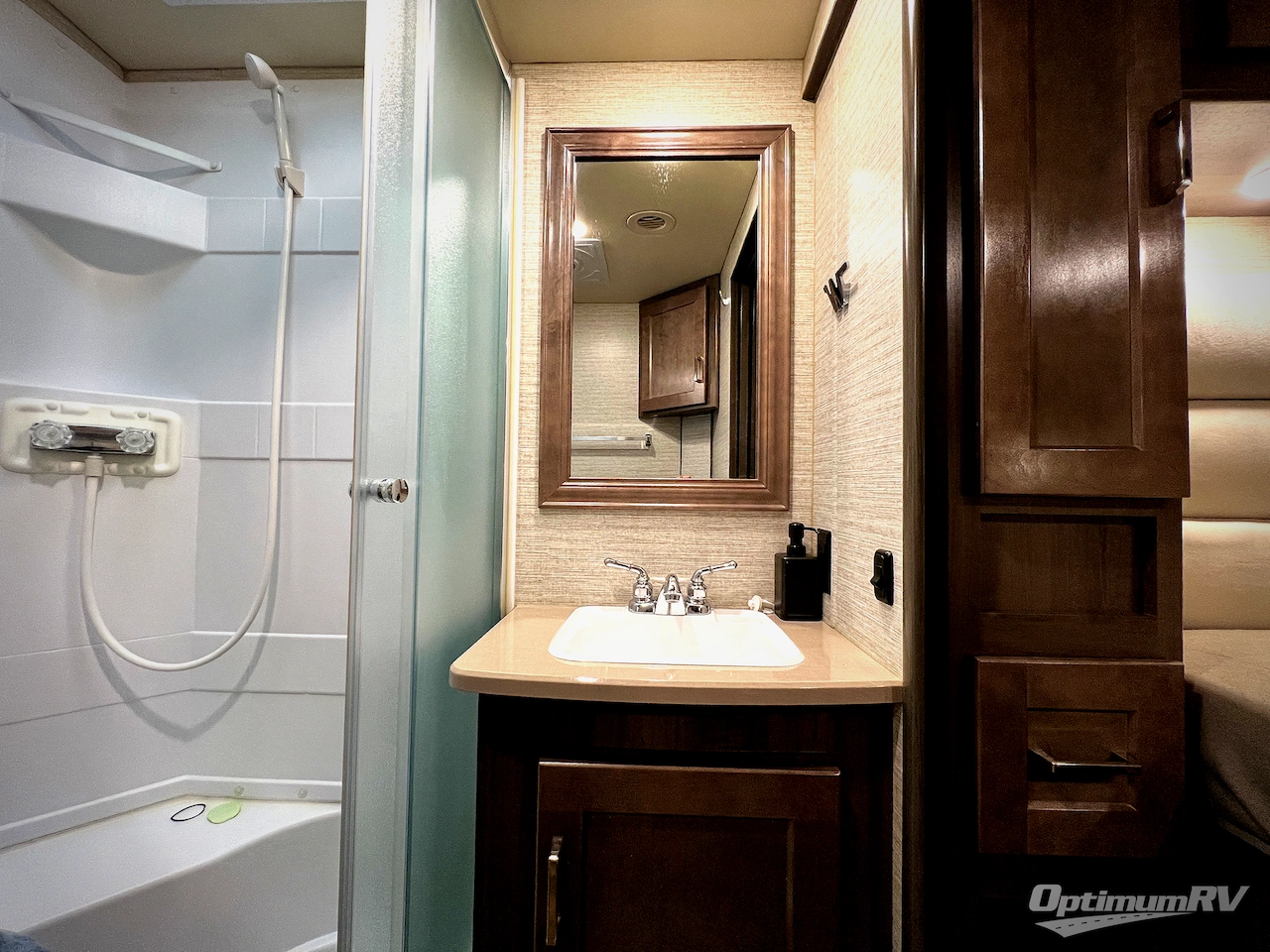 2020 Winnebago Vista 31B Photo 23