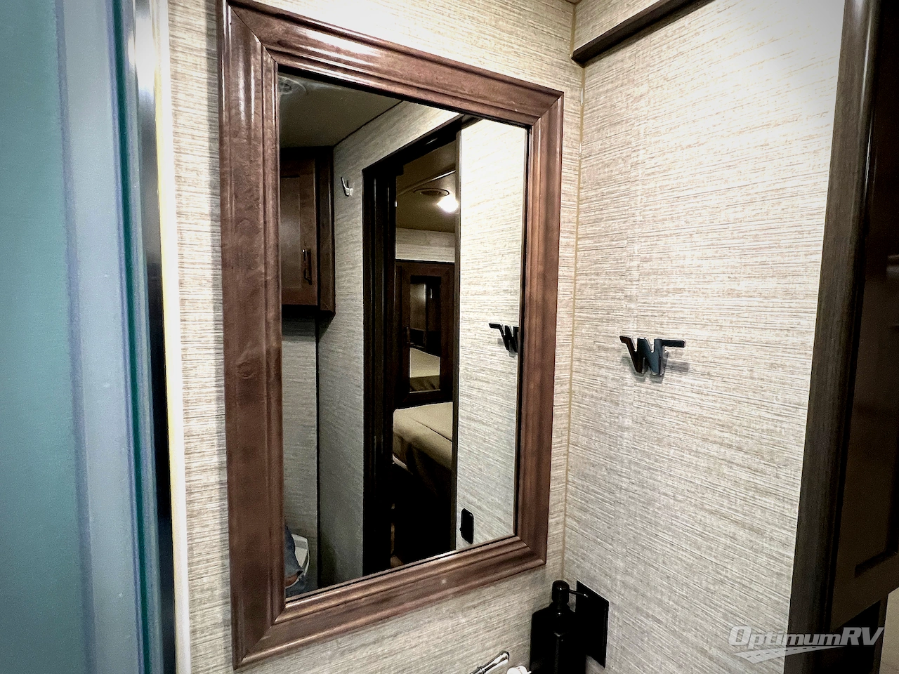 2020 Winnebago Vista 31B Photo 25