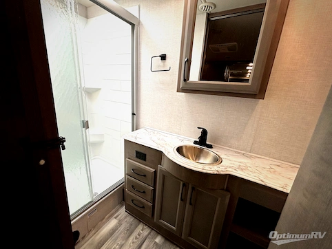 2024 Fleetwood Flair 32N RV Photo 4