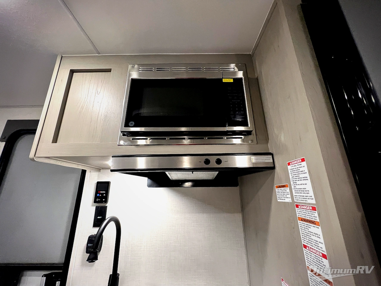 2026 Forest River Viking 4K Series 18FQ Photo 10