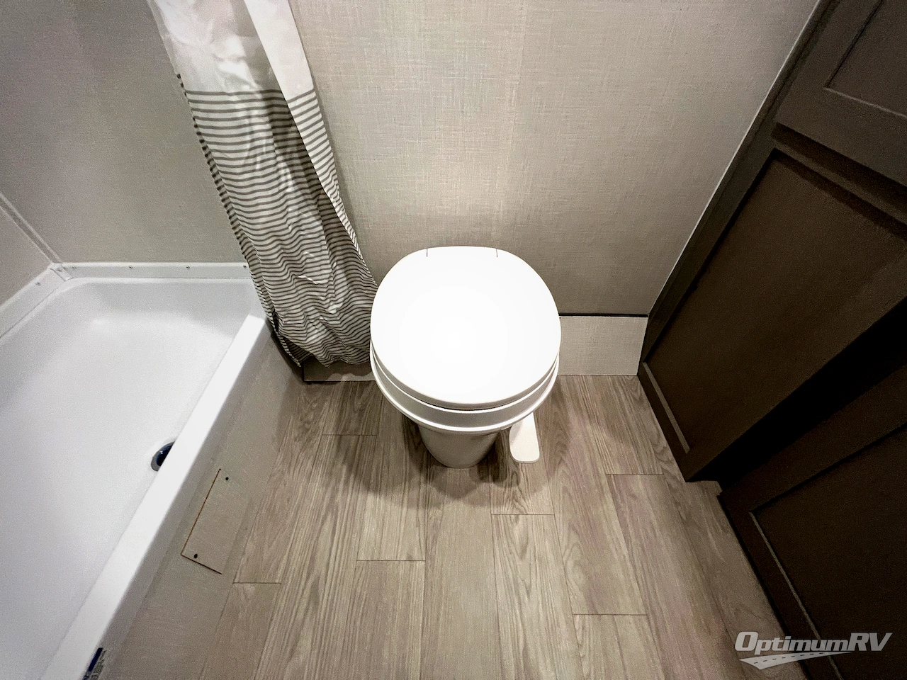 2026 Forest River Viking 4K Series 18FQ Photo 14